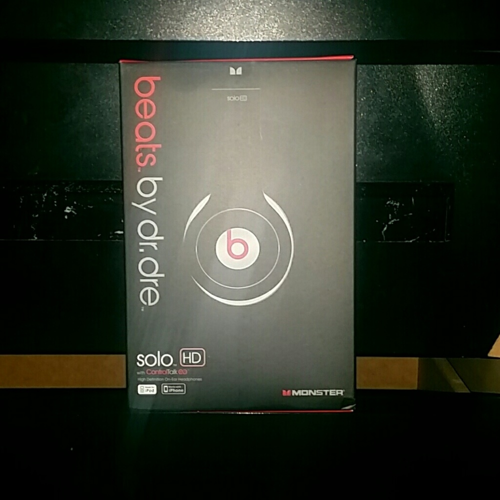 WIRED BEATS BY DR DRE